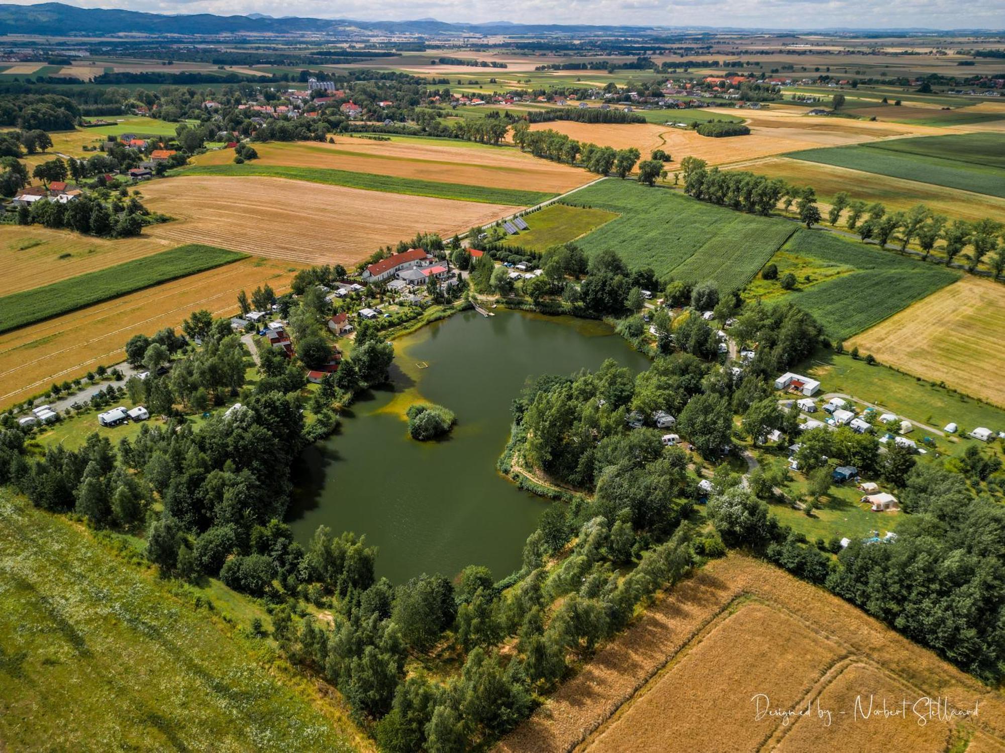 Forteca, Pokoje Goscinne Nad Stawem Dzierżoniów Exteriér fotografie
