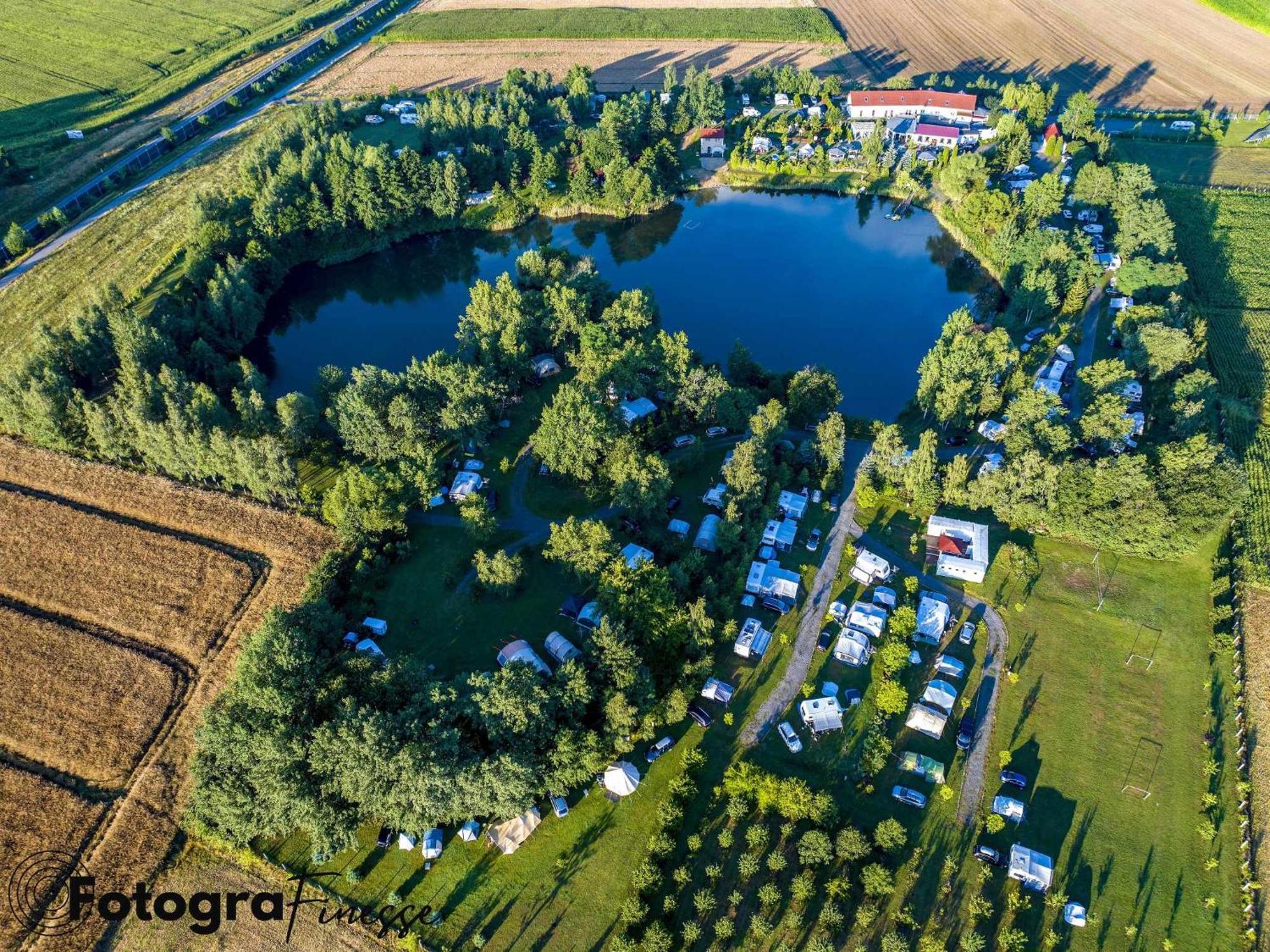 Forteca, Pokoje Goscinne Nad Stawem Dzierżoniów Exteriér fotografie